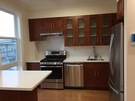 4th image of 618 17th Ave #620A