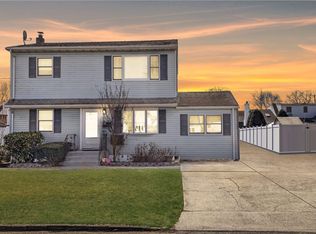 164 Van Buren St, West Babylon, NY 11704
