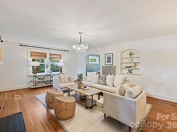 3rd image of 1633 Nassau Blvd