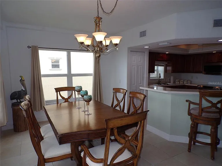 101 N Marion Ct #114 — Photo 9