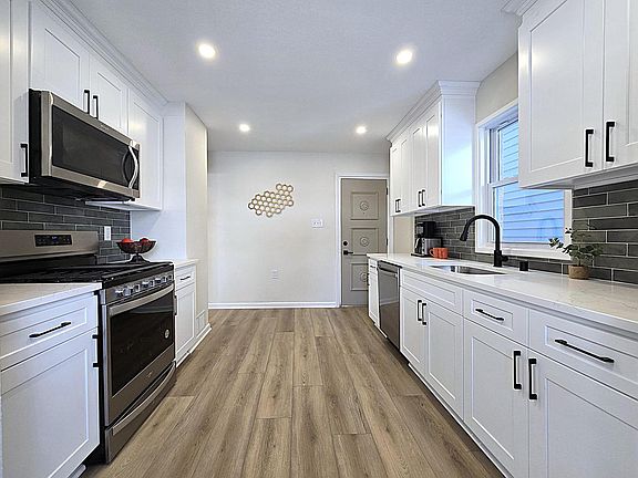 5th image of 2546 South 13th STREET