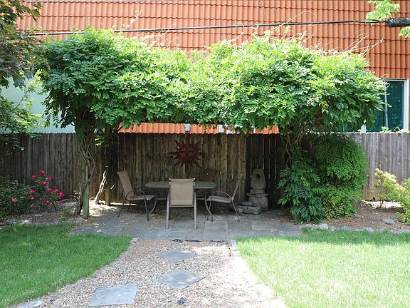 5th image of 1961 Trevilian Way