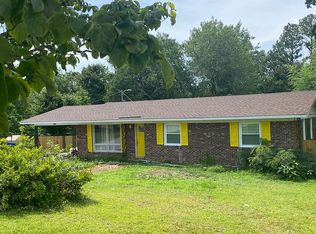 7556 Decatur Dr, Fayetteville, NC 28303