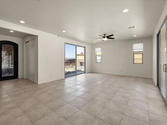 5th image of 56923 Ivanhoe Dr