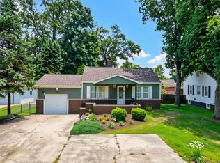 803 E Lake St, Knox, IN 46534