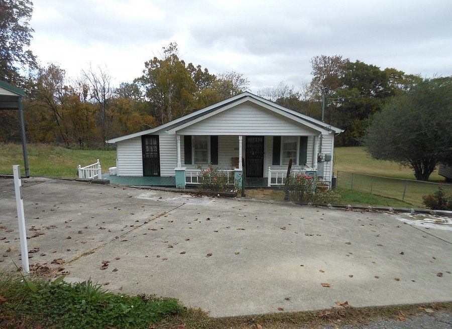 1st image of 3909 Grace Ave