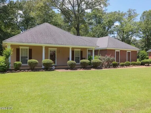 208 Elm Dr, Jackson, MS 39212