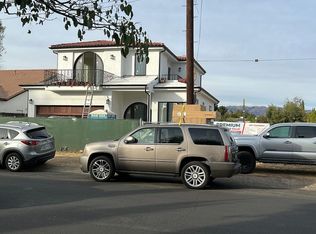 20327 Stagg St, Winnetka, CA 91306