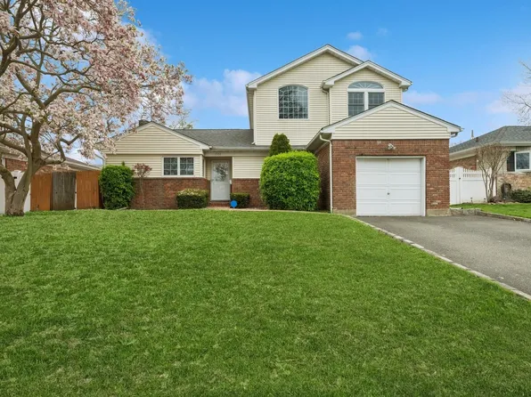 1566 Kew Avenue, Hewlett, NY 11557