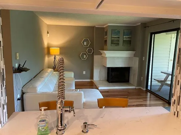 830 Kirkland Way APT 101, Kirkland, WA 98033