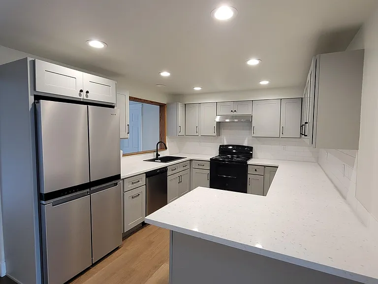 2480 Lund Ave SE — Photo 3