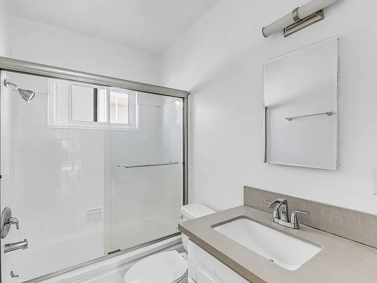 1016 Wilcox Ave — Photo 11