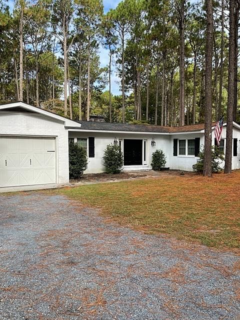 1st image of 380 Fairway Dr