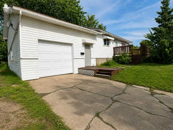 9301 E 108th Ave, Grande Prairie, AB T8V 1M6