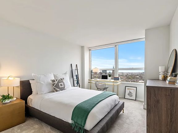 4th image of 1754 N Wells St #815