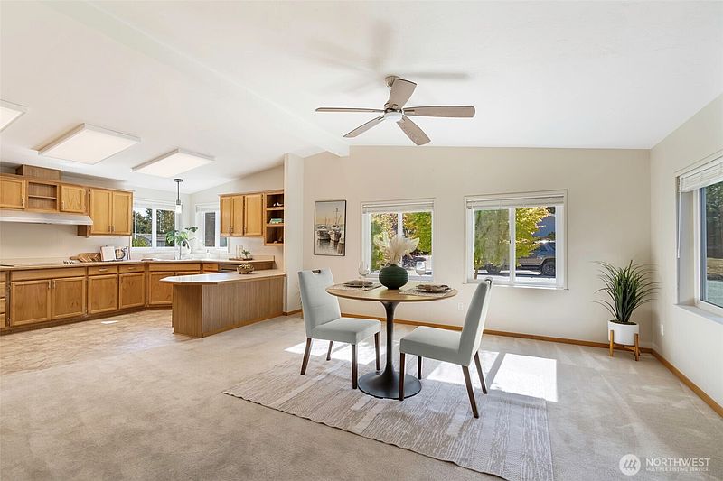 2nd image of 2306 Vista Lane
