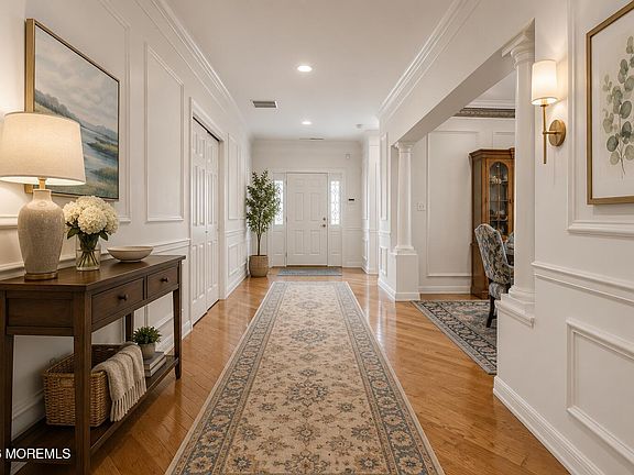 3rd image of 8 Tall Pines Drive