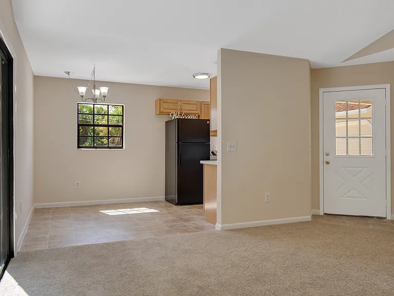 100B Coral Reef Ct N — Photo 6
