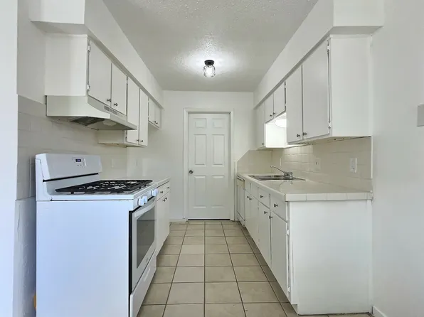 1543 E 66th Pl, Tulsa, OK 74136