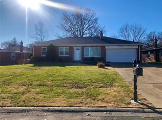 10600 W Knollshire Dr, Saint Louis, MO