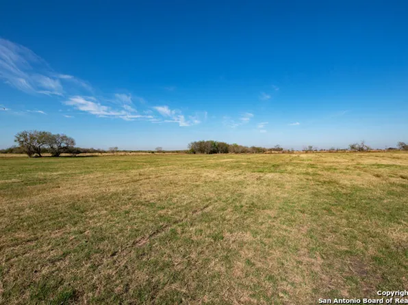 2464 Bolton Rd, Marion, TX 78124
