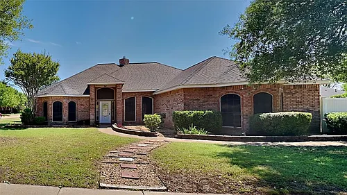3016 Coventry Ln Photo 1