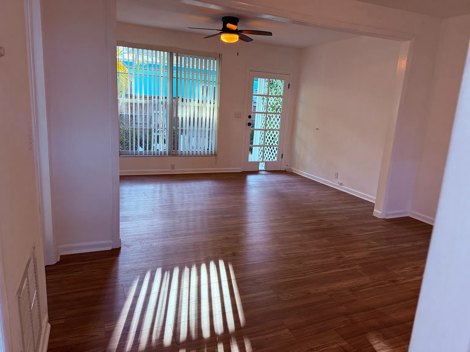 2 bed, 750 sqft, $3,400 — Photo 2