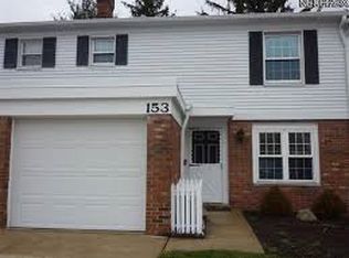 153 Drury Ln #153L, Mayfield Heights, OH 44124