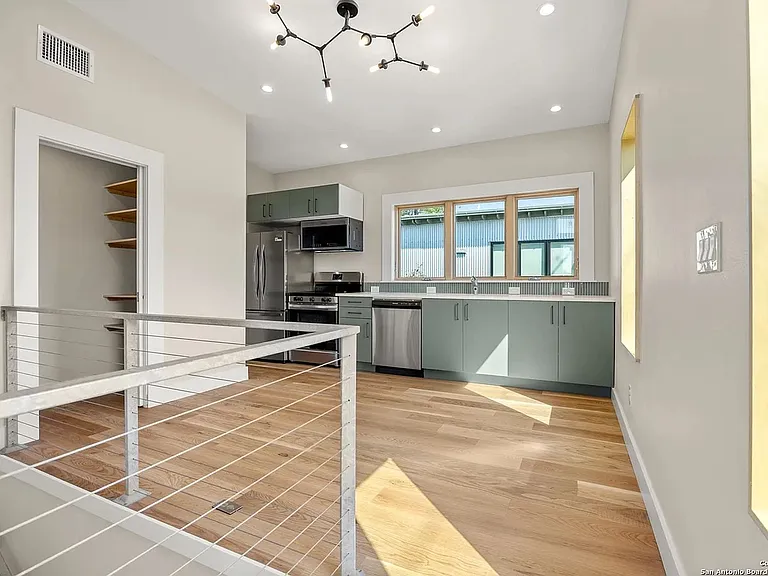 1107 S Cherry St — Photo 16