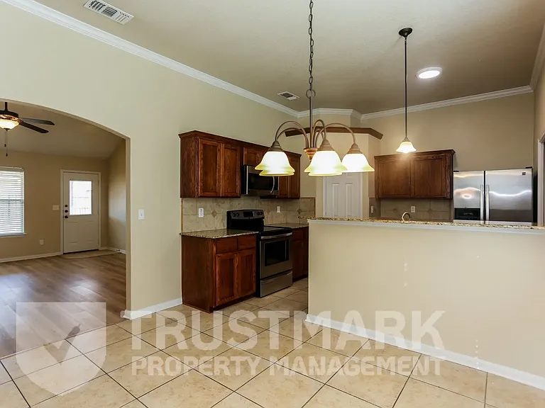 401 W Libra Dr — Photo 8