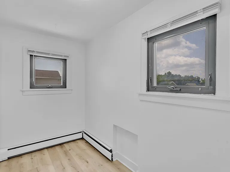 1002 Fordham Ave — Photo 20
