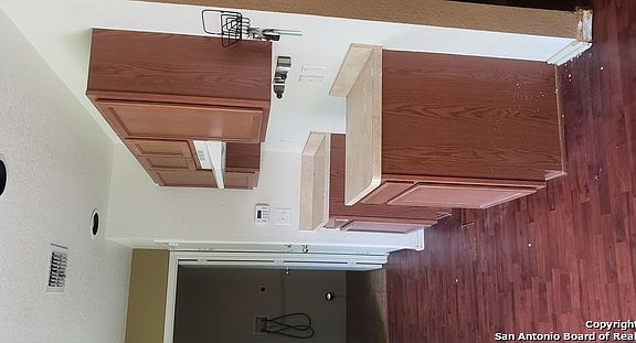 4th image of 8418 Miners Point