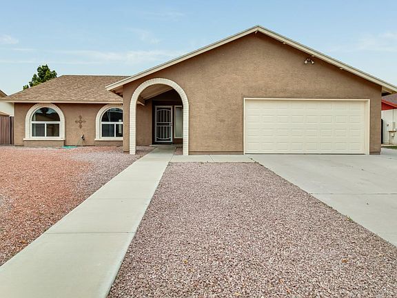 3rd image of 7938 W Dahlia Dr