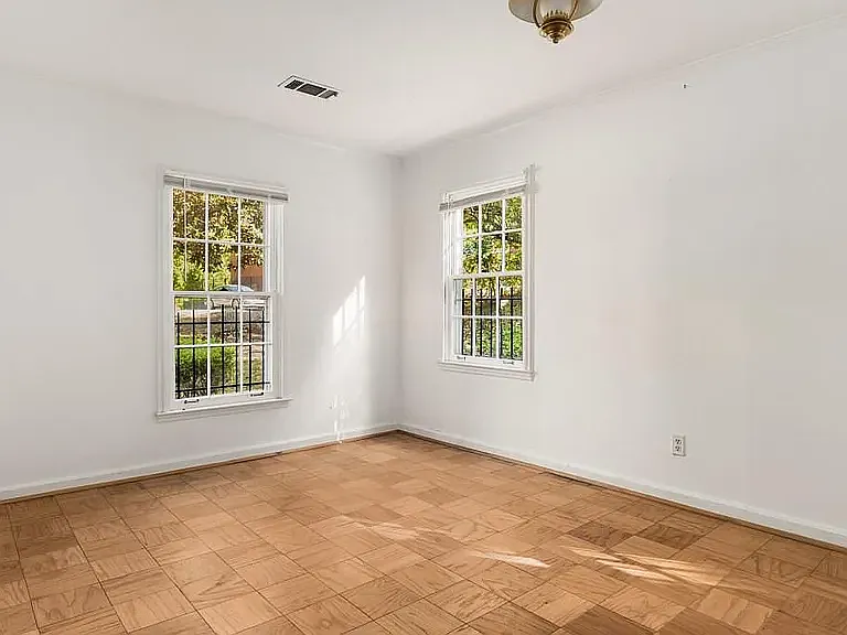 1947 Ardmore Rd NW — Photo 11