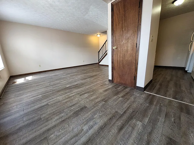 224 Heritage Cir — Photo 3
