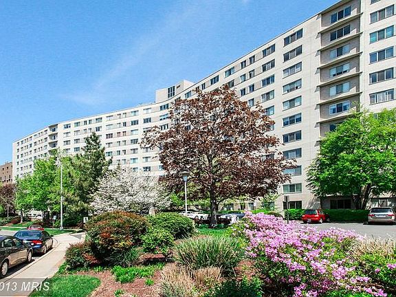 3rd image of 1200 N Nash St APT 238