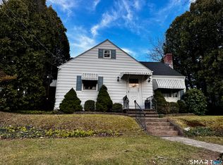 253 Kneeland Rd, New Haven, CT 06512