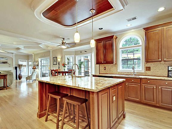 4th image of 2724 Sarazen Dr