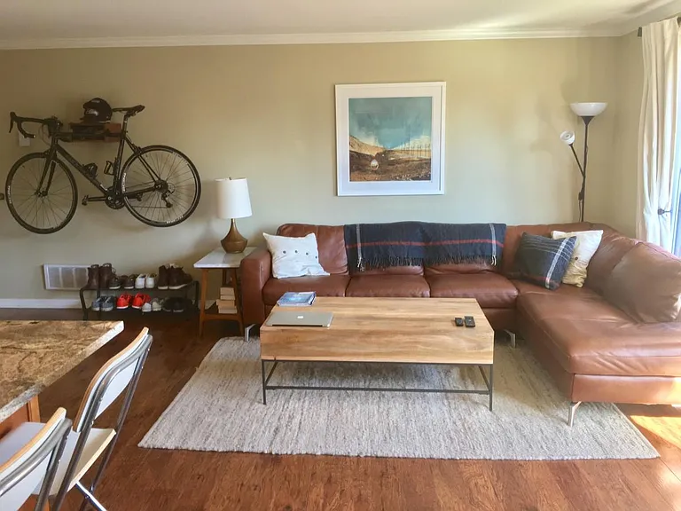 1300 University St #5B — Photo 2
