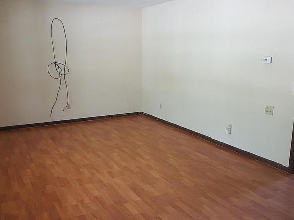 4th image of 701 N Utah St