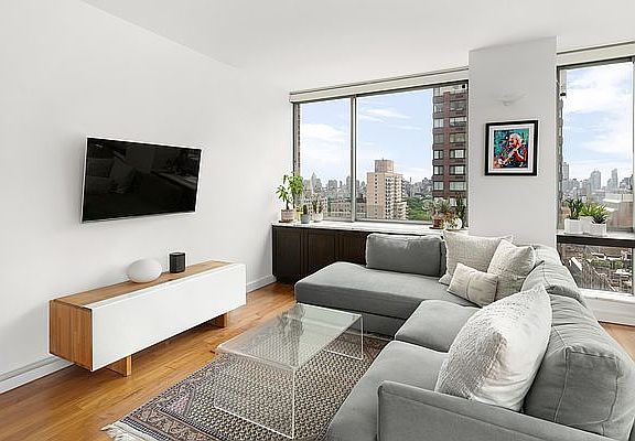 2nd image of 111 W 67th St #24MN