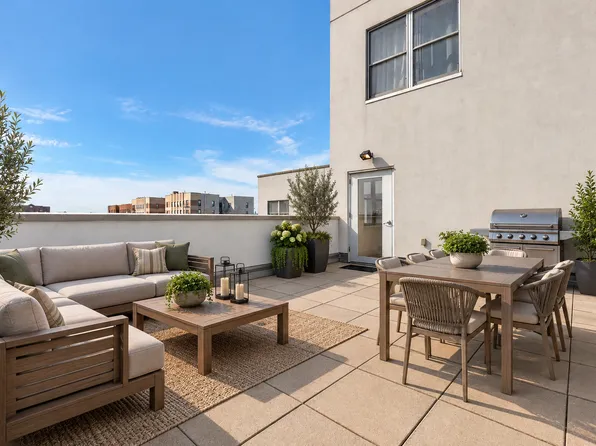 41-02 Queens Boulevard image 1 of 6