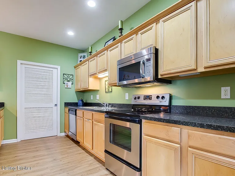 203 S Dorsey Ln #0 — Photo 13
