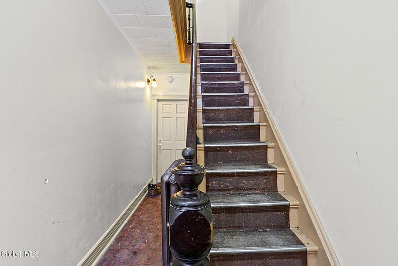5th image of 1243 Broadway