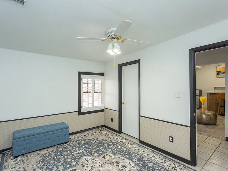 610 W Hermosa Dr — Photo 47