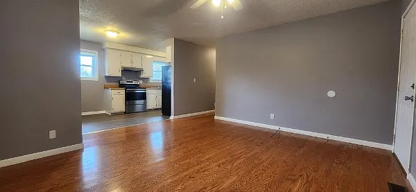 2031 Lintwood Dr — Photo 3