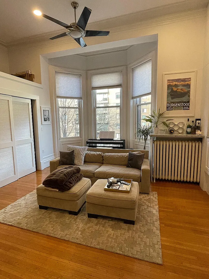 Studio, 550 sqft, $3,375 — Photo 2