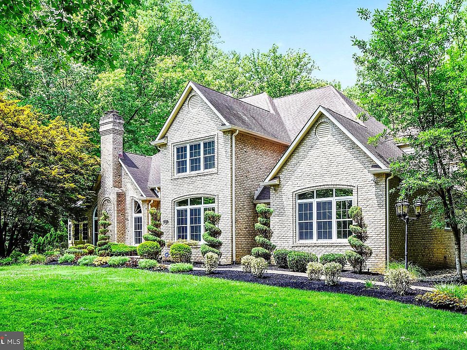 1st image of 2102 Edenwood Ln