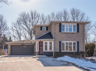 1146 Campbell Ct, Burlington, ON L7S 1Z7