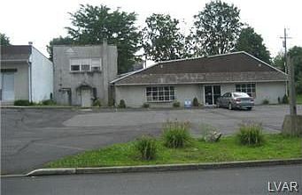 5th image of 3500 Greenway St